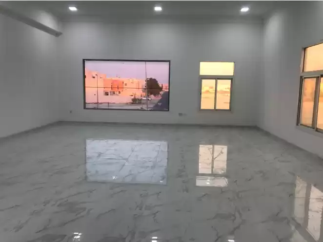 Mixte Utilisé Propriété prête 7+ chambres U / f Villa autonome  a louer au Al-Sadd , Doha #7637 - 1  image 